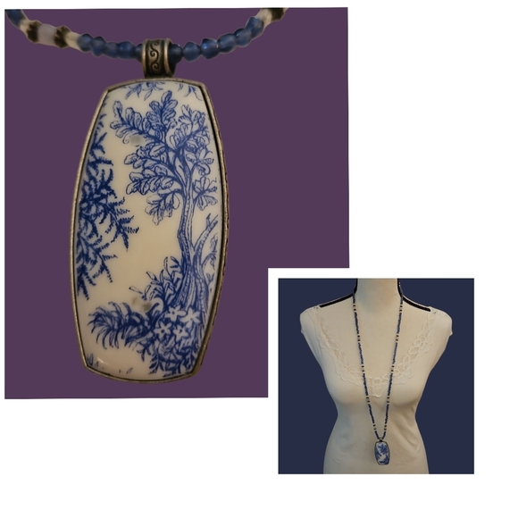Vintage Asian Trees Porcelain Blue and White Pendant Acrylic Beaded Necklace - Picture 1 of 5